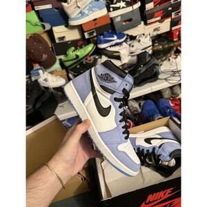 Jordan retro 1 university blue sz 9.5